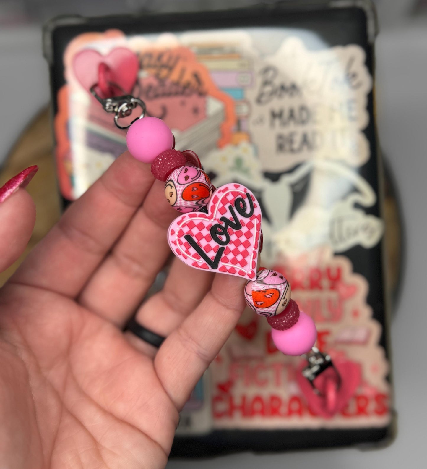 Love Checkered E-Reader Strap
